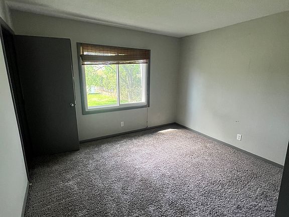 5th image of 2450 Shaker Ct #4