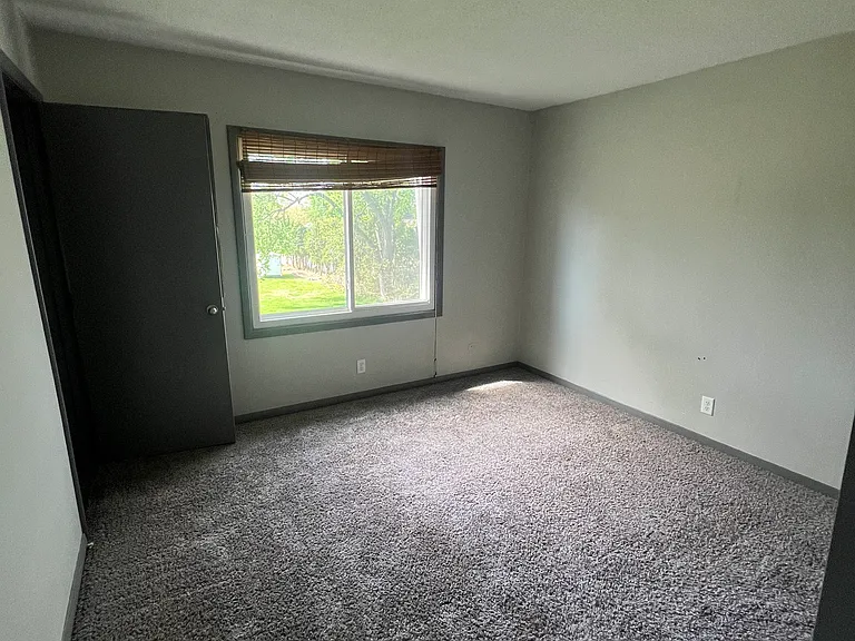 2450 Shaker Ct #4 — Photo 5