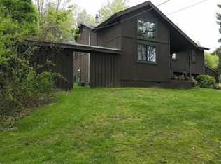 539 Toleman Rd, Rock Tavern, NY 12575