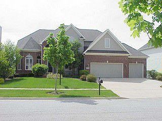 1st image of 876 Sunrise Dr