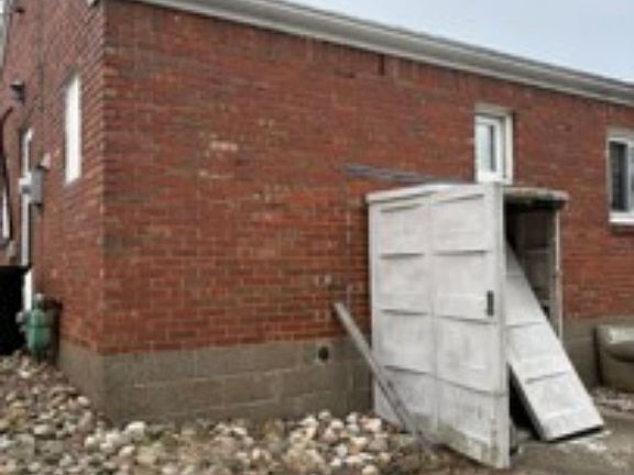 3rd image of 116 Delrose Dr