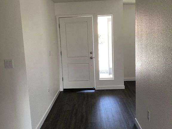 3rd image of 205 Green Ln