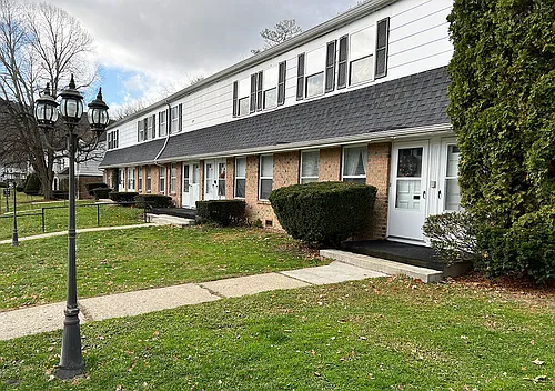Woodland Apartments Photo 1