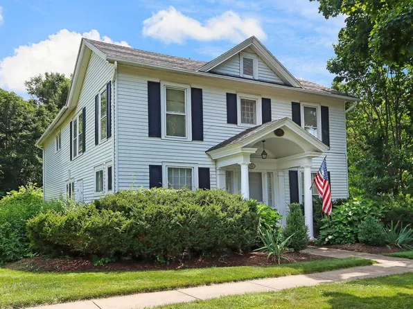 323 Warren STREET, Lake Geneva, WI 53147