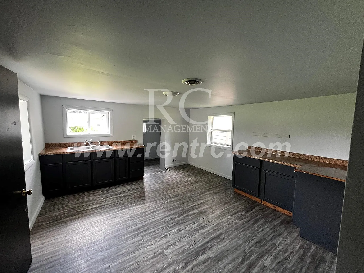 3 bed, 1150 sqft, $995 — Photo 2