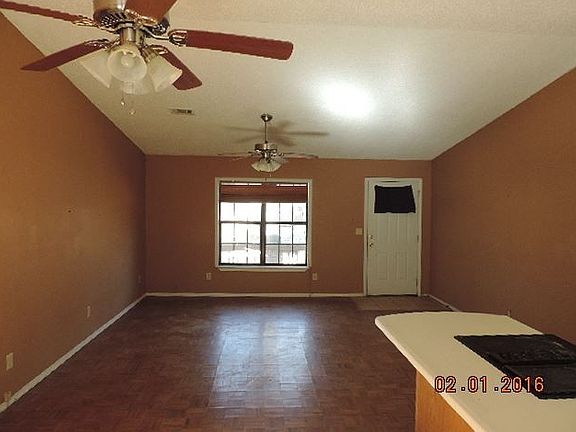 4th image of 570 Elm Ct