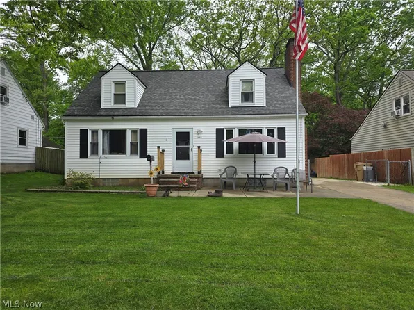 2666 Owaisa Rd, Cuyahoga Falls, OH 44221