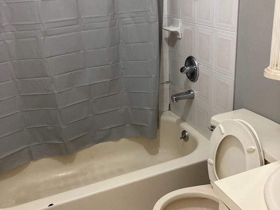 2nd image of 6 Bayview Ln