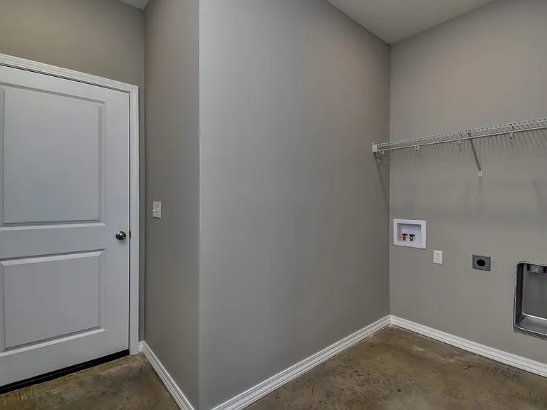 607B W Morgan Ct — Photo 21