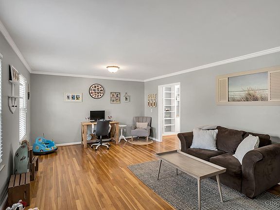 4th image of 2531 Falconbridge Dr