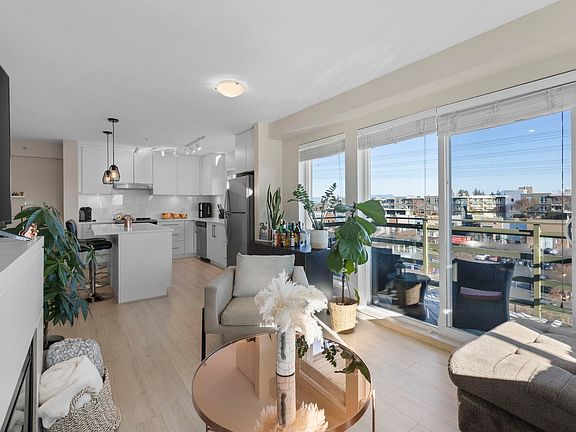 4th image of 15785 Croydon Dr #404