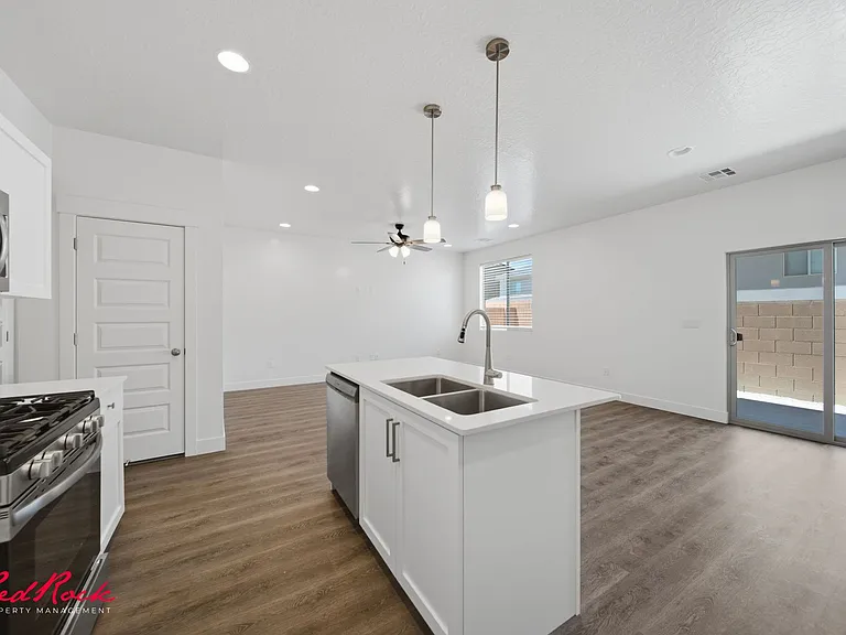 2341 E Siegel Ln — Photo 10