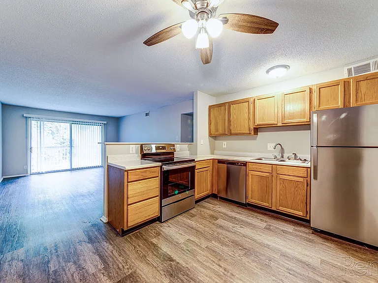 Black Forest Apartments — Photo 13