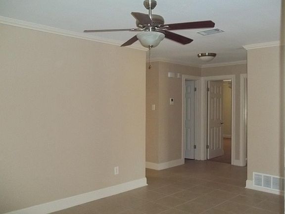 3rd image of 210 Cody Ln