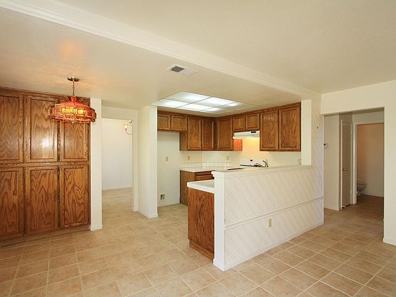 Kitchen/ Nook
