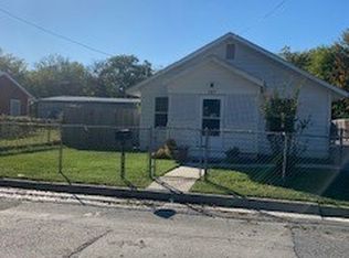 737 Ritchey St, Gainesville, TX 76240