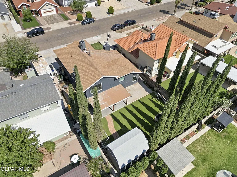 2437 Fletcher Pl — Photo 8