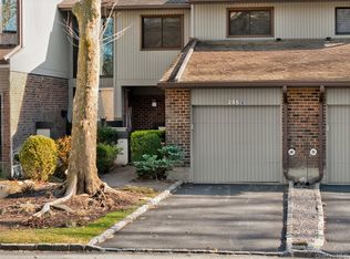 285 Carriage House Drive, Jericho, NY 11753