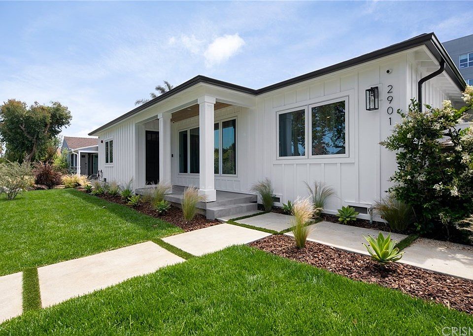 1st image of 2901 S Bentley Ave