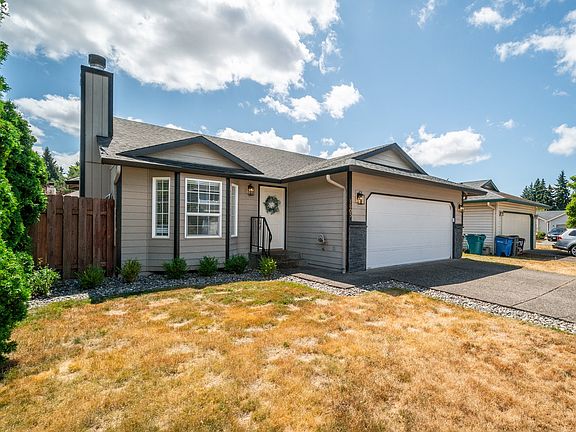 3rd image of 1805 NE 151st Cir
