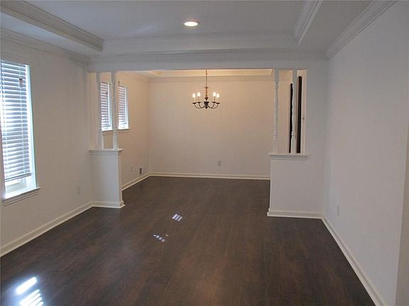 5th image of 9307 Heatherdale Dr