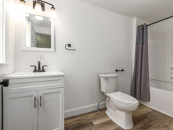 5th image of 26 Prescott St #26A