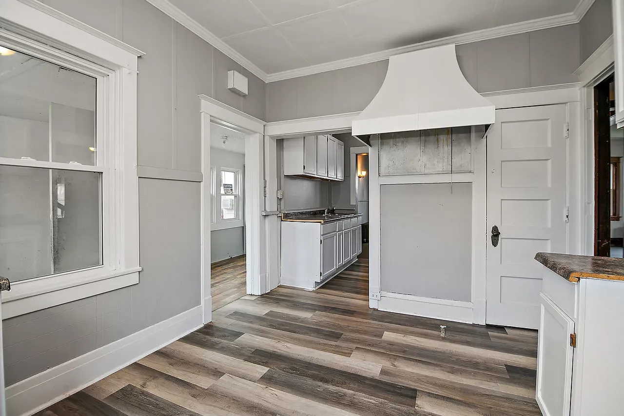 152 S Greenwood Ave — Photo 3