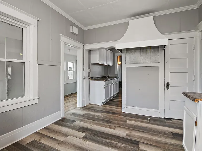 152 S Greenwood Ave — Photo 3