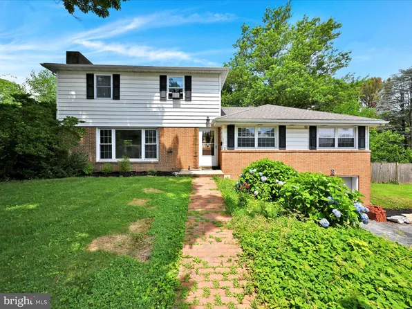 316 S 9th St, Akron, PA 17501