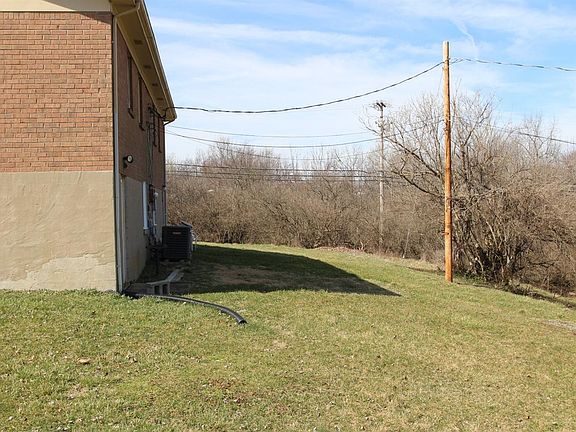 4th image of 1301 River Park Cir #A