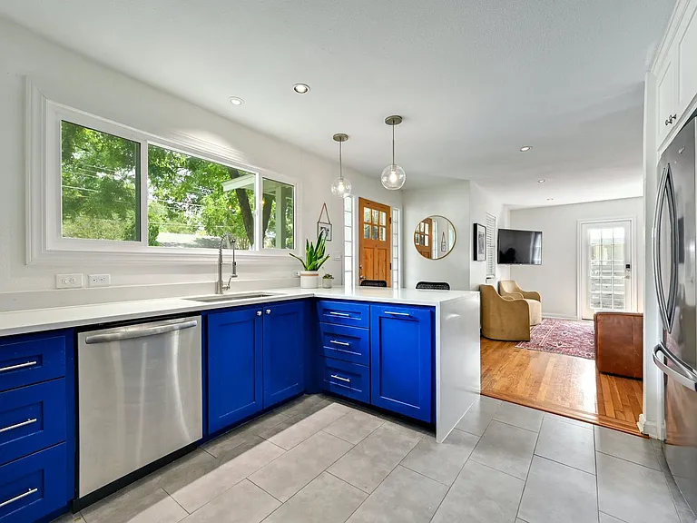 1709 Payne Ave — Photo 7