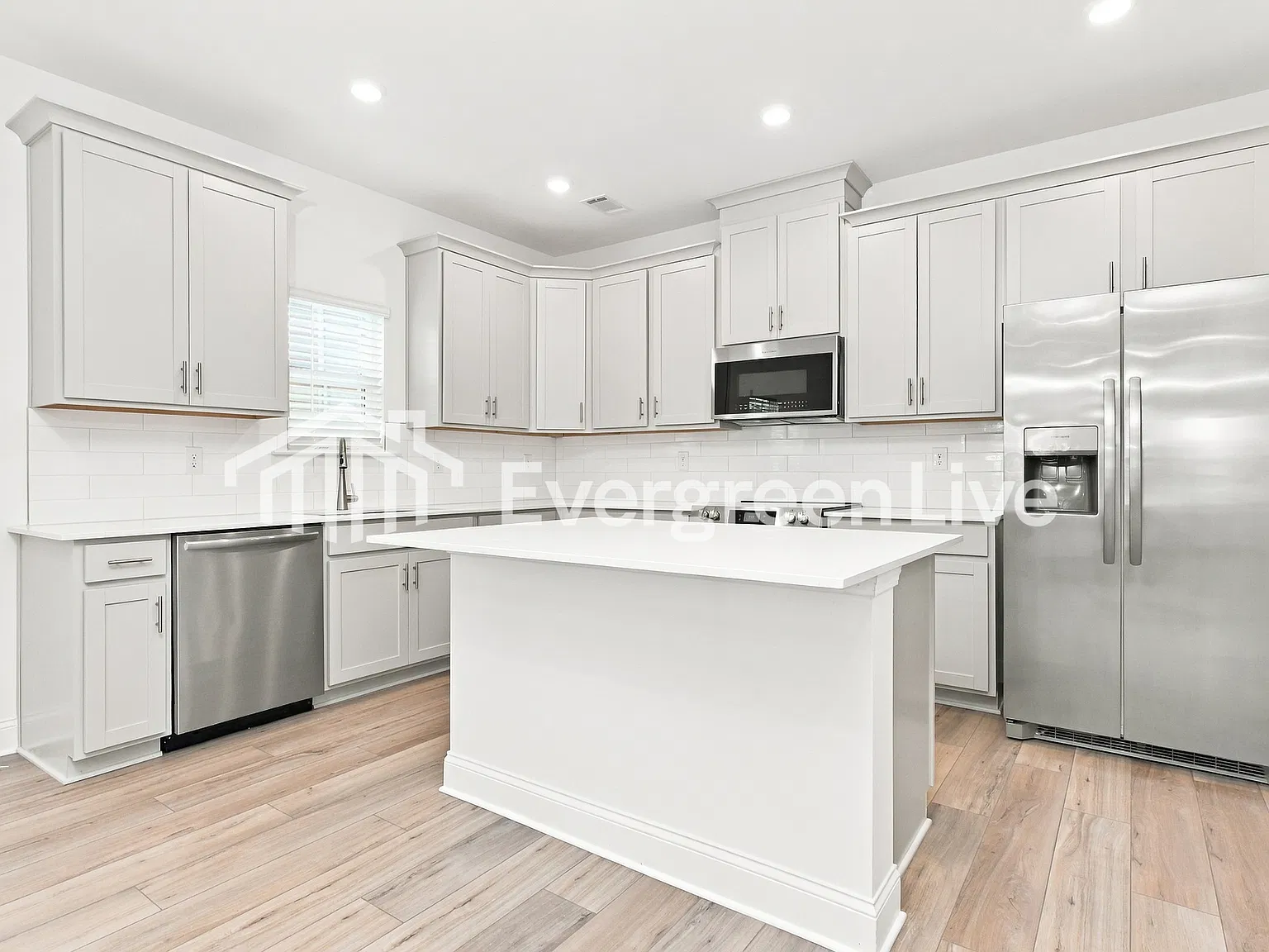 3 bed, 2.5 bath, 1649 sqft, $1,750 — Photo 3