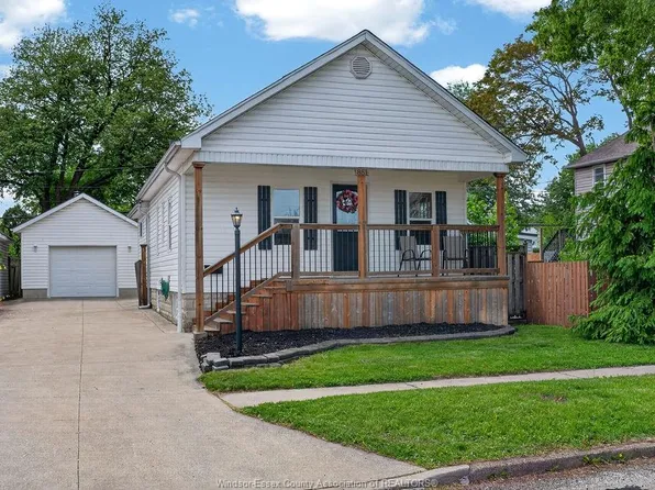 851 Ellrose Ave, Windsor, ON N8Y 3W6