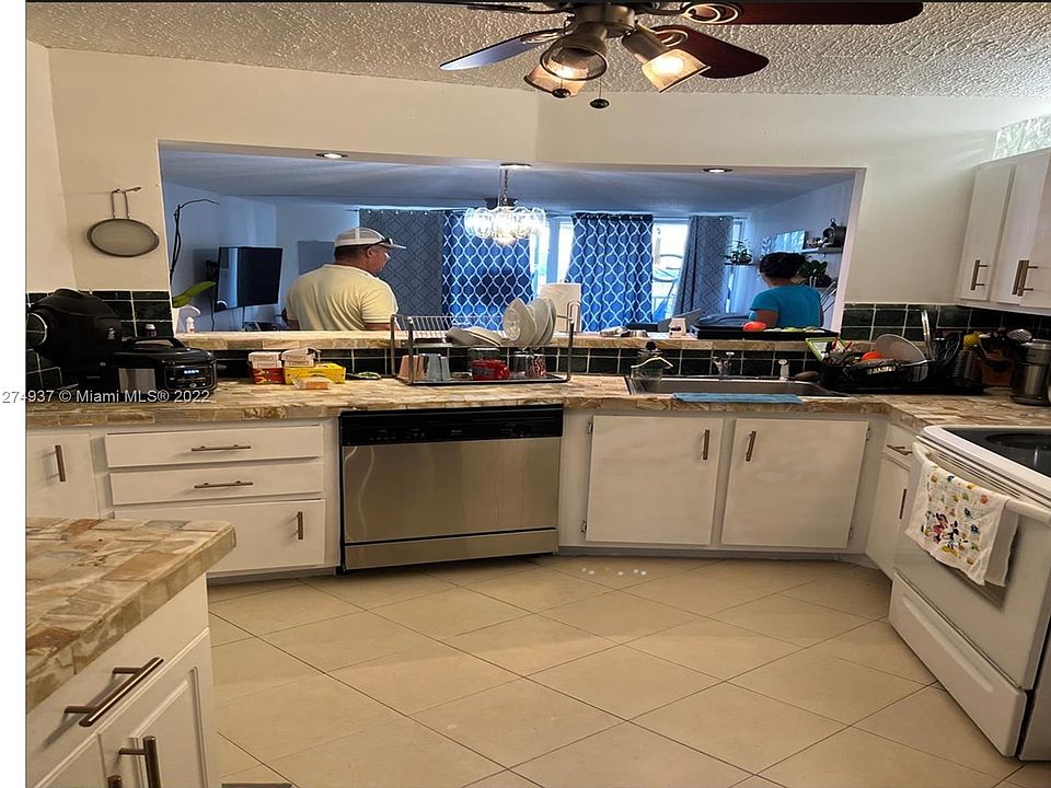 1st image of 1750 NE 191st St APT 820-3