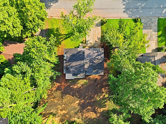 5th image of 996 Park Forest Trl NW