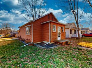 1420 Charlotte St, Pekin, IL 61554
