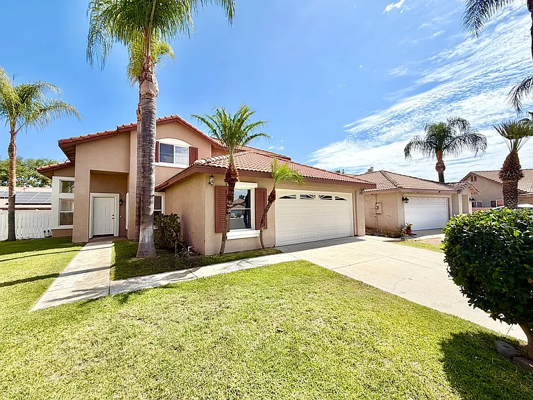 15854 Pampas Ct — Photo 2