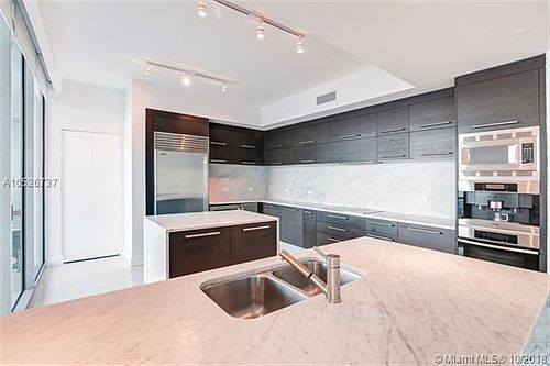 2nd image of 900 Biscayne Blvd APT 6005