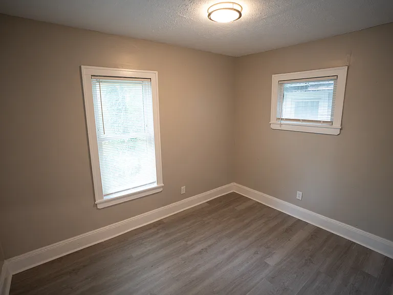 3659 E 131st St #B — Photo 31