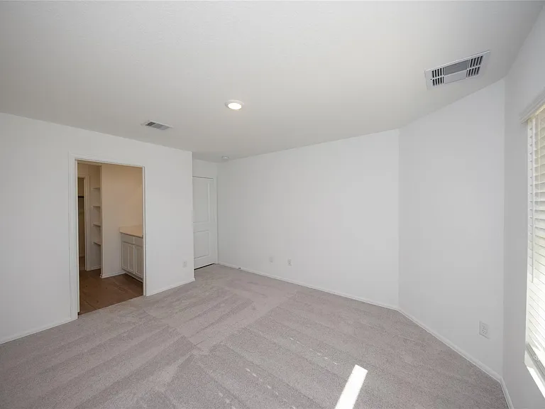 7235 Gorrian — Photo 15