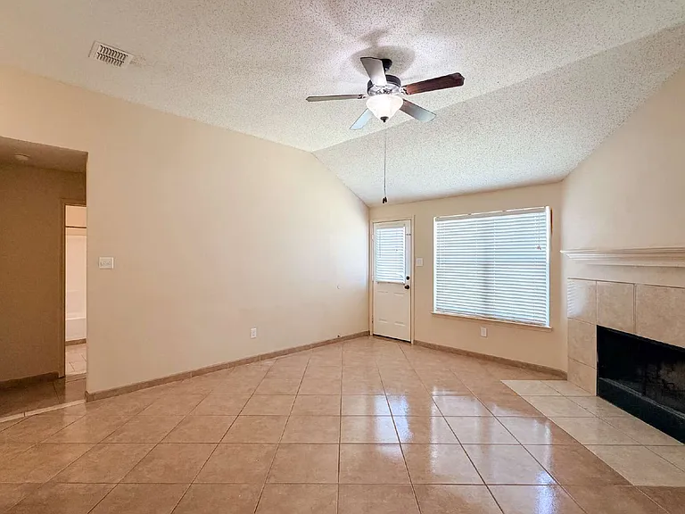 1009 McKavett Dr — Photo 12