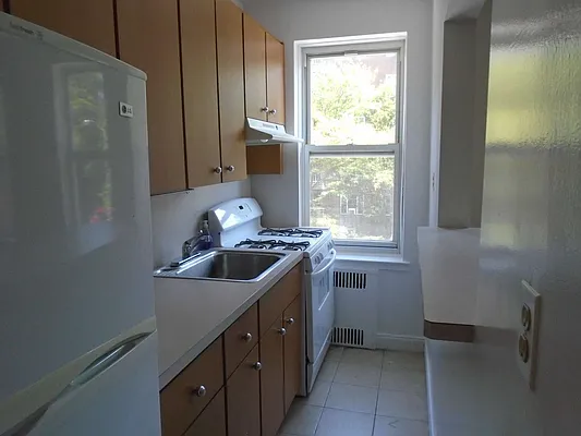 Rented by 18 REALTY | media 8