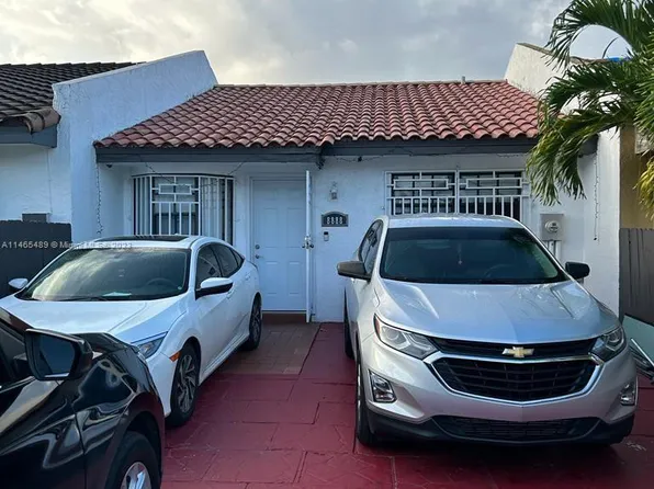 8888 NW 119th St, Hialeah Gardens, FL 33018