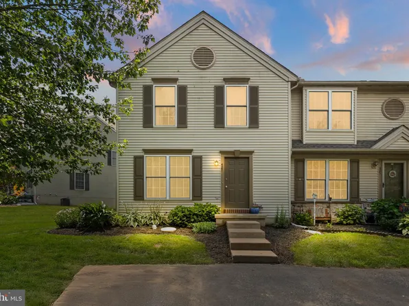 427 Banyan Circle Dr, Lancaster, PA 17603