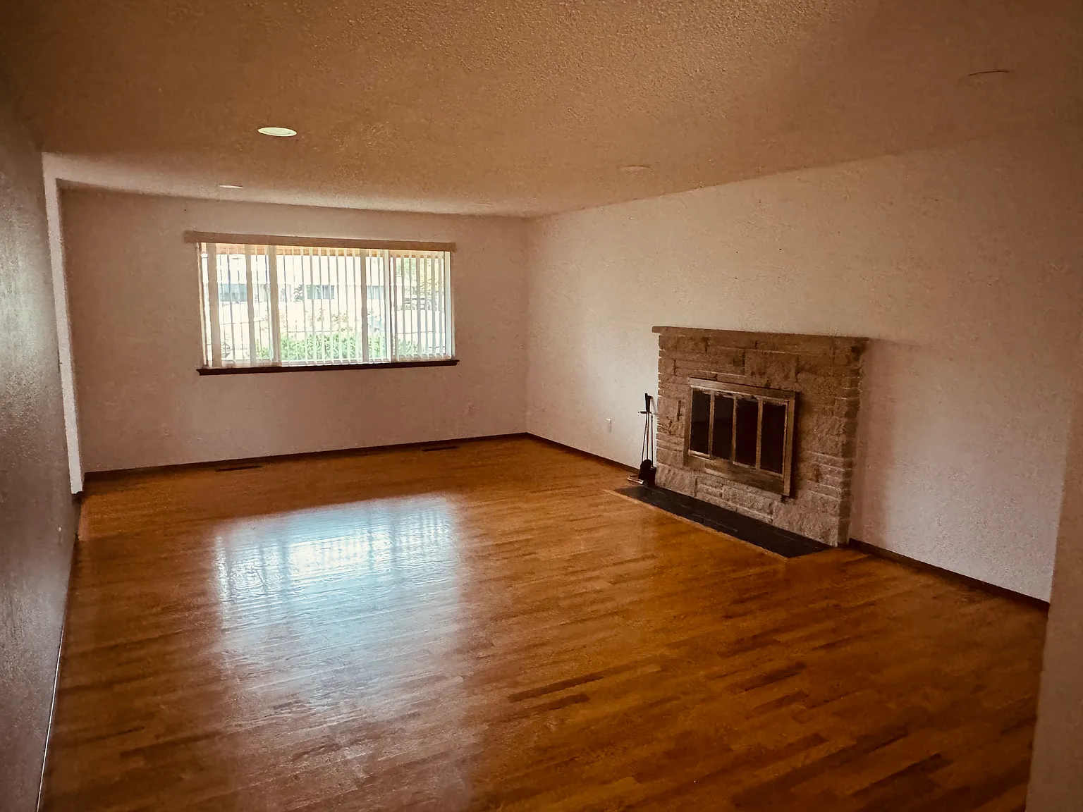 3 bed, 1680 sqft, $2,850 — Photo 2