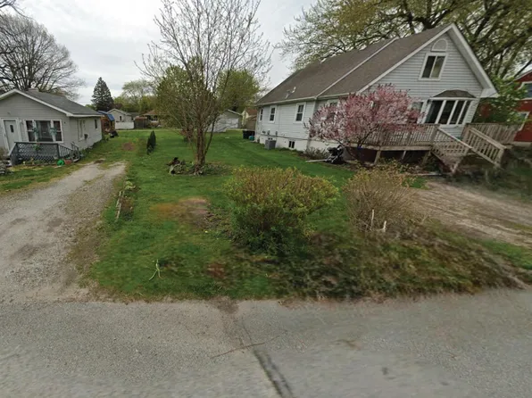921 Fleming St, Hobart, IN 46342