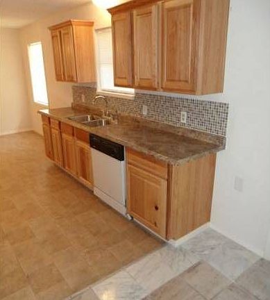 4th image of 6033 Wedgwood Dr