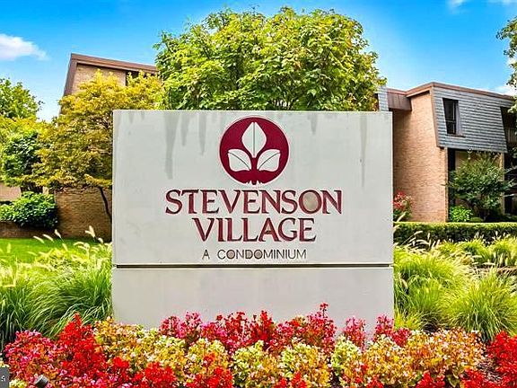 2nd image of 6 Stonehenge Cir APT 6