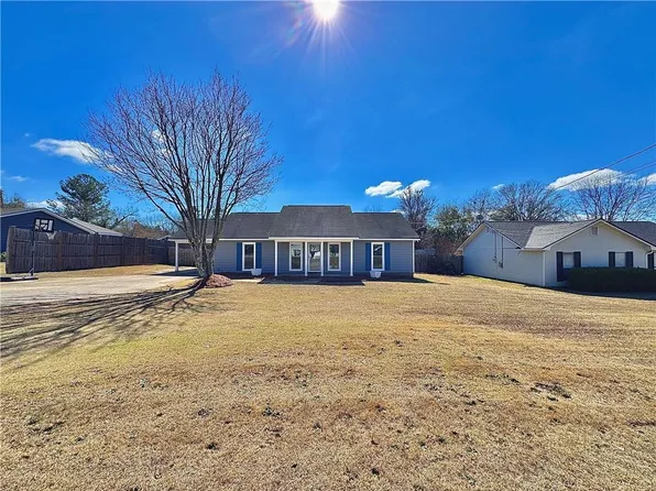 1816 Pierce Rd, Phenix City, AL 36867