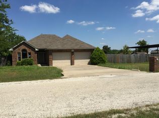 2022 Day Dr, Granbury, TX 76048